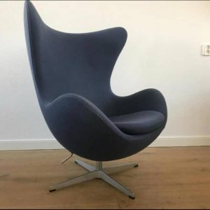 Stofferen egg chair