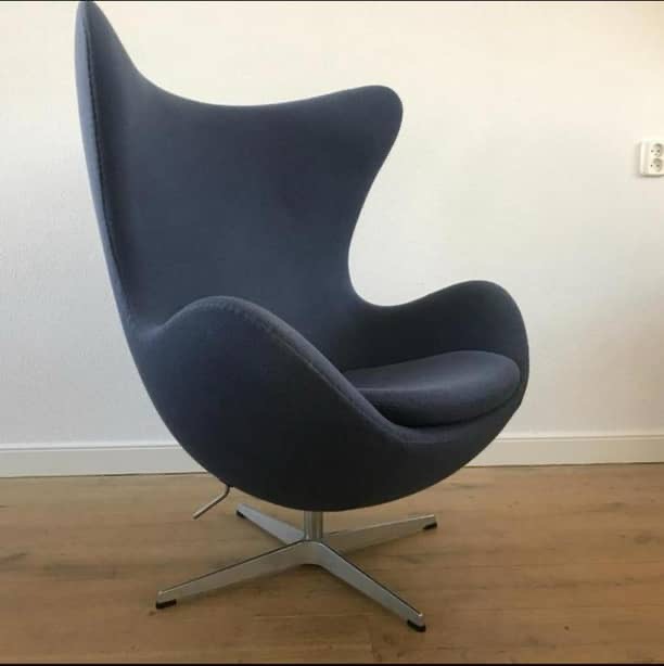 Stofferen egg chair