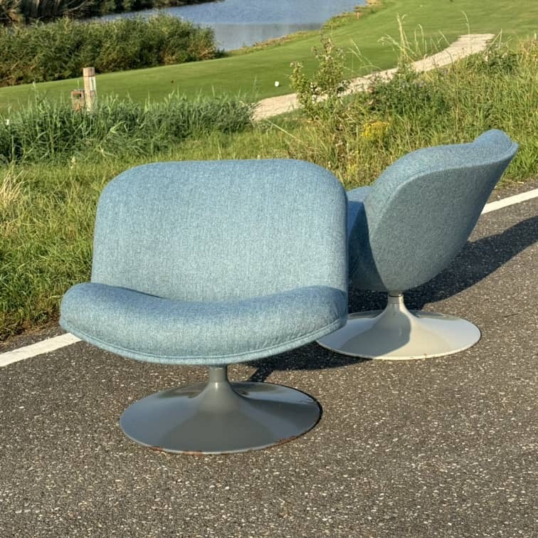 2 Artifort fauteuils opnieuw bekleed